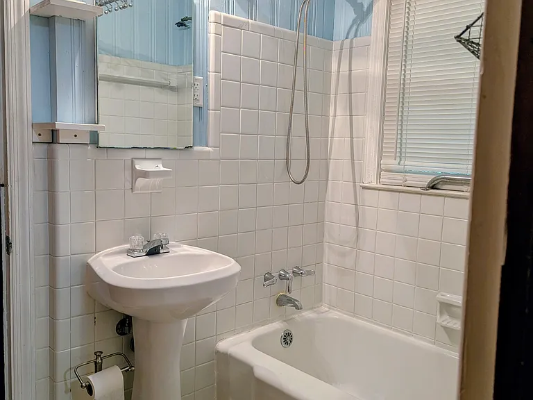 2203 Rosser Ter — Photo 16