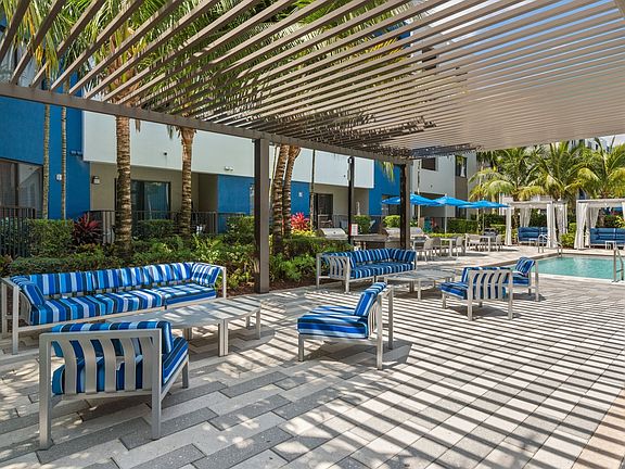 Outdoor Lounge