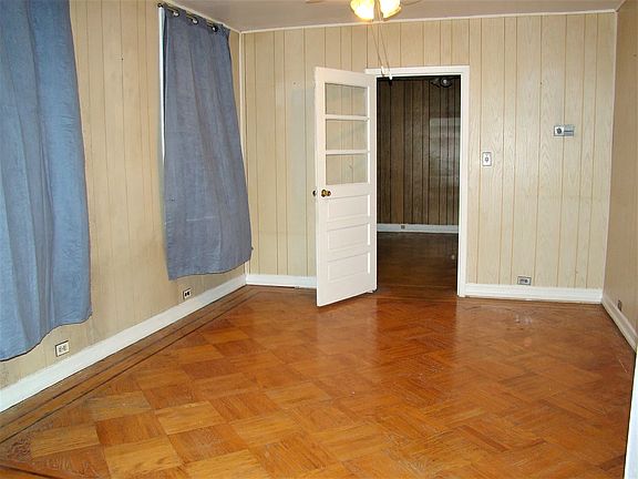 5th image of 3727 92nd St