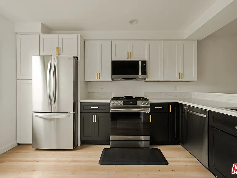 2020 Delaware Ave #7 — Photo 6