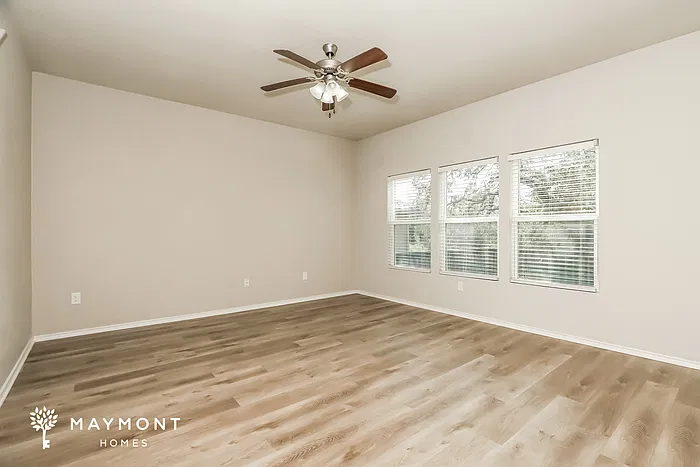 3 bed, 2.5 bath, 1975 sqft, $1,595 — Photo 4