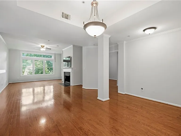 424 Lindbergh Dr NE #208 — Photo 5