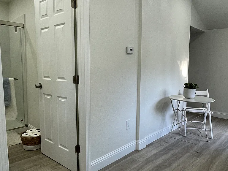 476 Arleta Ave #B — Photo 3