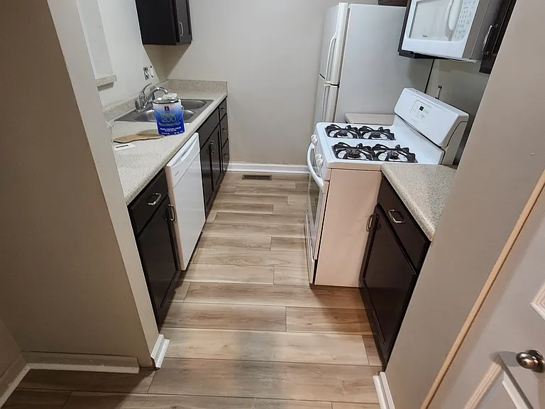 Evergreen Ridge Apartments — Photo 19