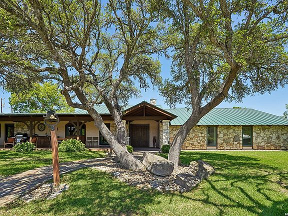 2nd image of 722 W Lacey Oaks Parkway