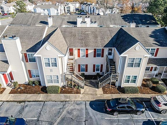 3rd image of 1450 Deerpond Ln