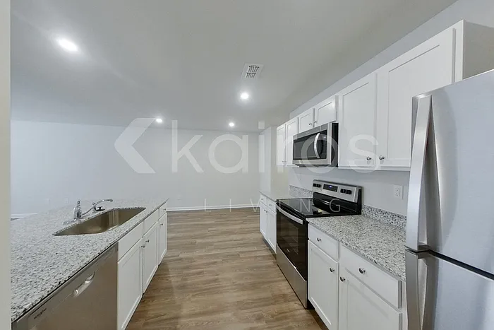 3 bed, 2.5 bath, 1522 sqft, $1,595 — Photo 4