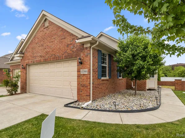13300 Shire Ln, Southgate, MI 48195