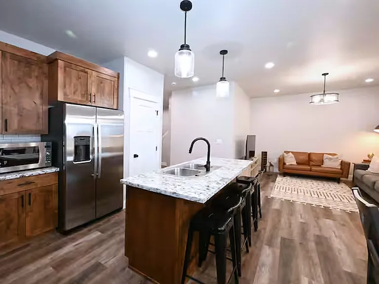 525 N 4th St #2 — Photo 3