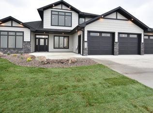 6119 Crested Butte Rd, Bismarck, ND 58503