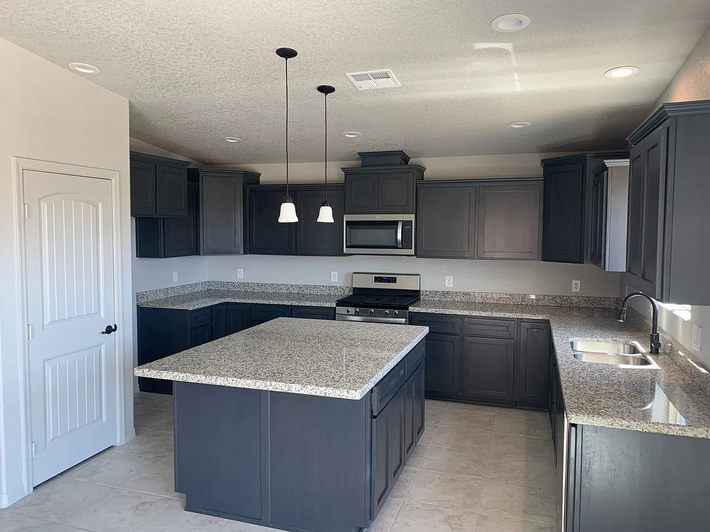 - 12e Subdivision — Photo 4