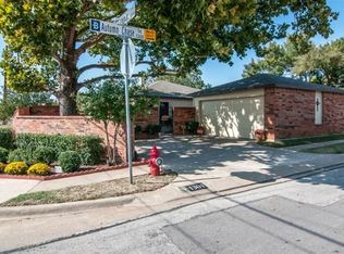 1301 Autumn Chase Sq, Bedford, TX 76022