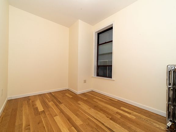 5th image of 429 Lenox Ave #8B