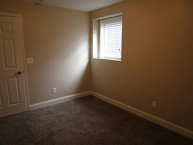 406 Howell Xing — Photo 25