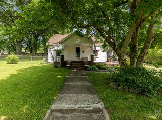504 S College St, Dallas, NC 28034