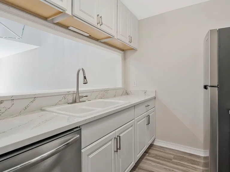 4221 Brookside Dr — Photo 4