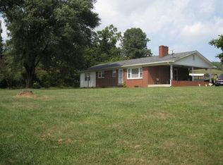 Westover Rd, Hillsville, VA 24343