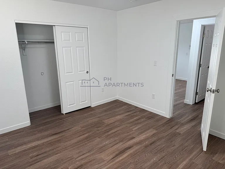 Kingston Apartments — Photo 11