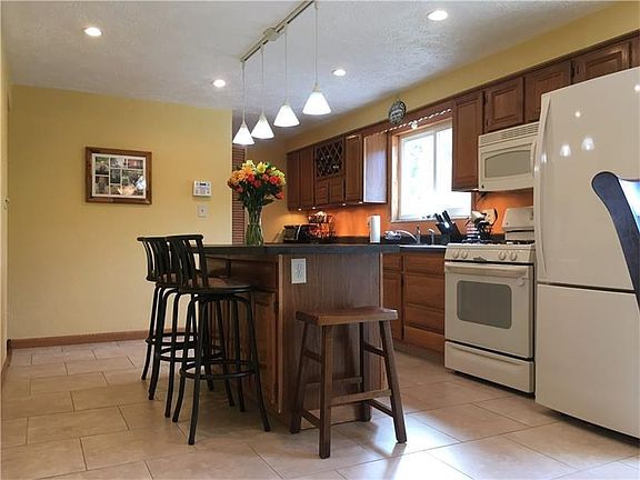 2nd image of 178 N Vireo Dr