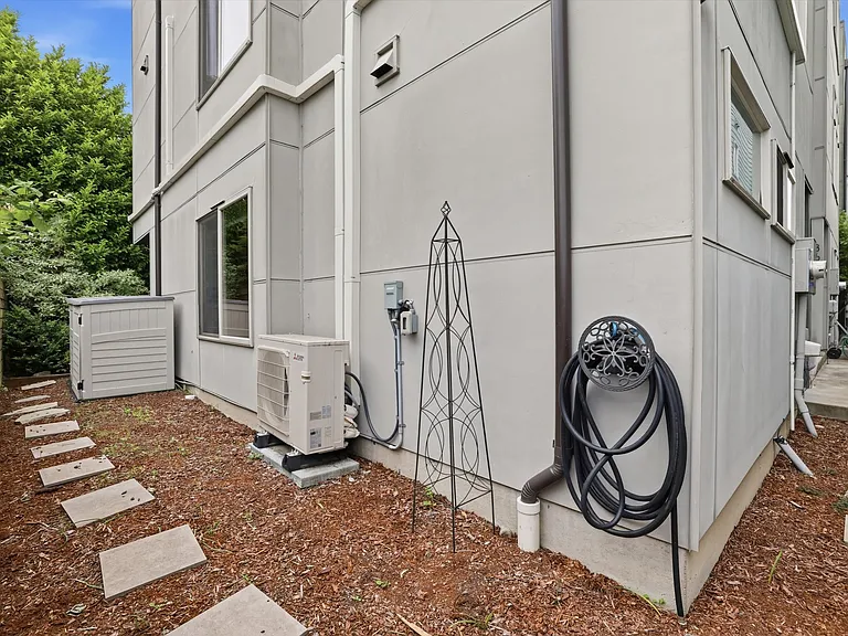 3655 Francis Ave N — Photo 21