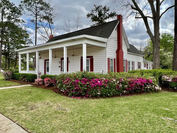 203 W Burch St, Hartford, AL 36344