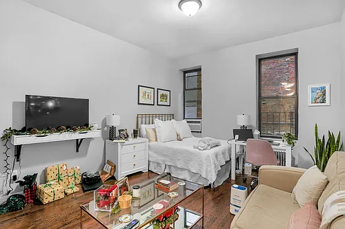 424 E 75th St #1C Photo 1 424 E 75th St #1C Photo 1