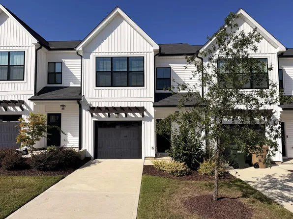 1 N Lenny Dr, Clayton, NC 27520
