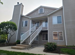 26 Pine Ct, Bedminster, NJ 07921