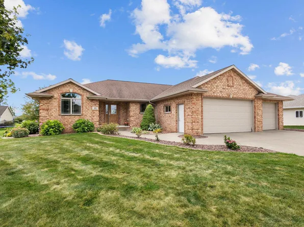 192 Whimbrel Ct, Pulaski, WI 54162