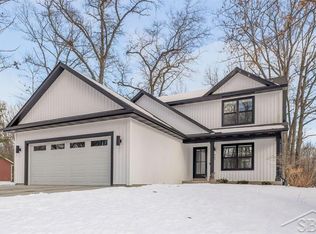 941 S Crooked Tree Ln, Midland, MI 48640