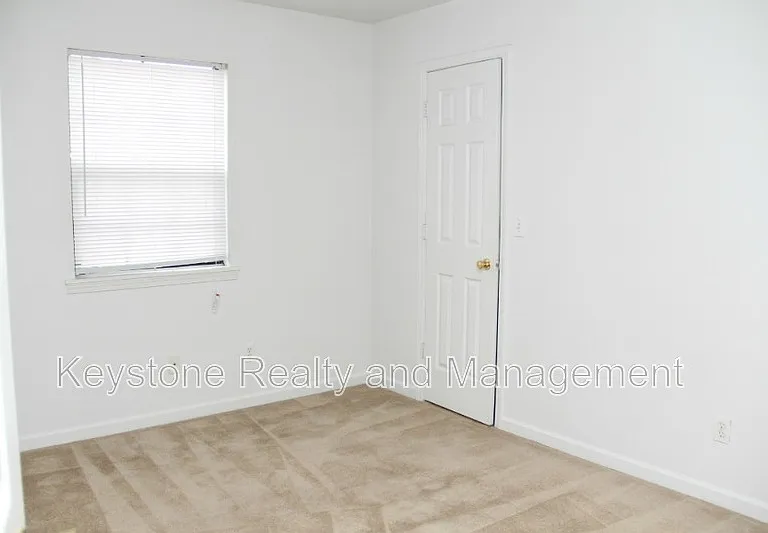 1375 Thompsonville Ln #44 — Photo 9