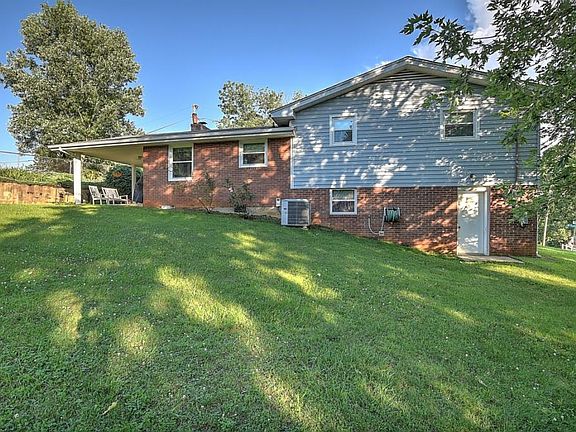 4th image of 100 Monticello Pl