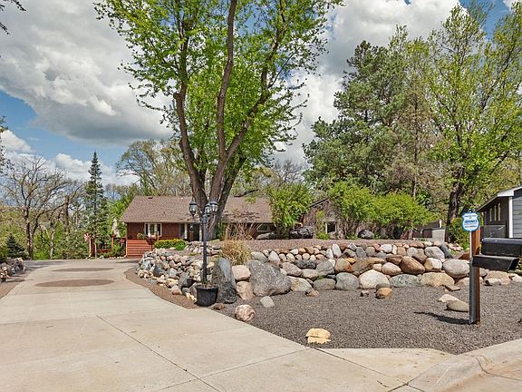 2nd image of 177 Beaumont Ct