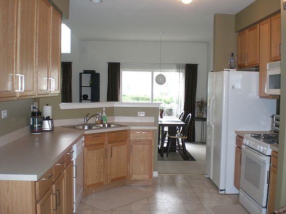 3rd image of 7036 Creekside Dr