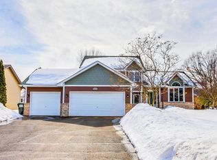 532 Hawthorn Rd, Lino Lakes, MN 55014