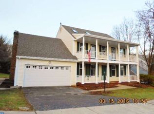 2 Meadow Wind Cir, Newark, DE 19711