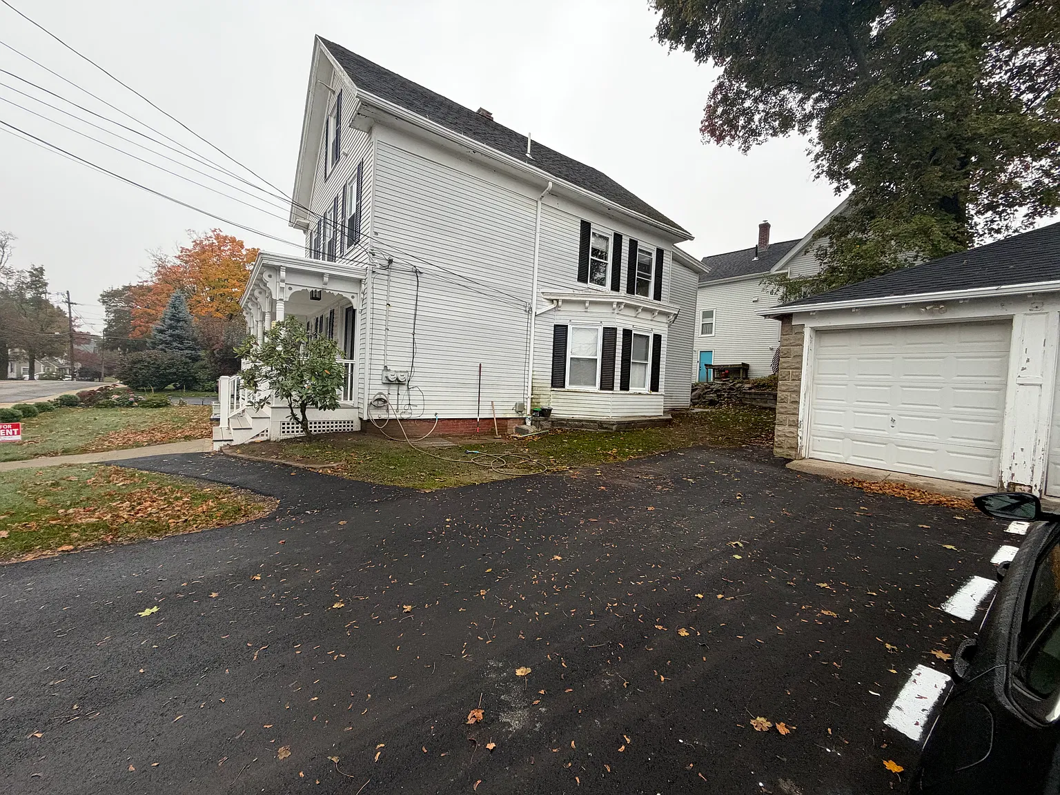 4 bed, 1.5 bath, 1513 sqft, $3,300 — Photo 2