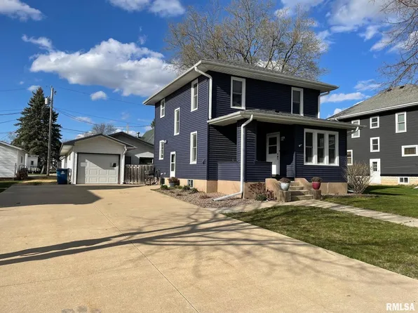 1008 7th St, De Witt, IA 52742