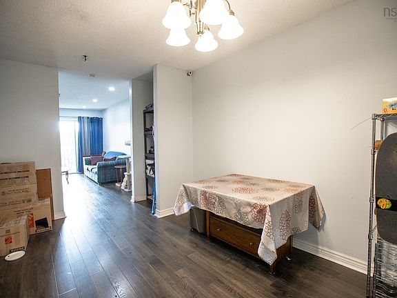 5th image of 15 Langbrae Dr Unit 303