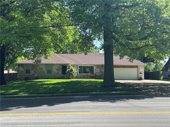 5313 Nieman Rd, Shawnee, KS 66203