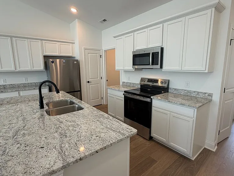 8760 James Creek Dr — Photo 10