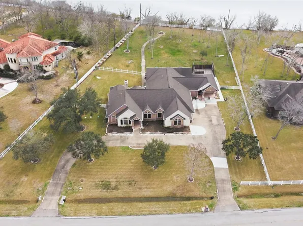 5810 Waterwalk Ct, Richmond, TX 77469