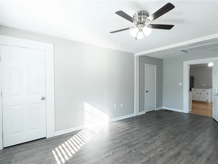 4715 S Lee St — Photo 22