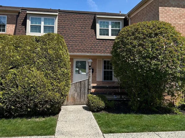 215 Arbour Ct, North Wales, PA 19454