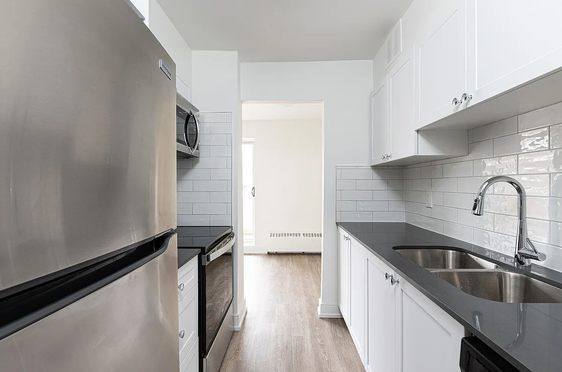 295 Dale Crescent — Photo 1