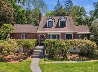 201 Little Falls Rd, Cedar Grove, NJ 07009