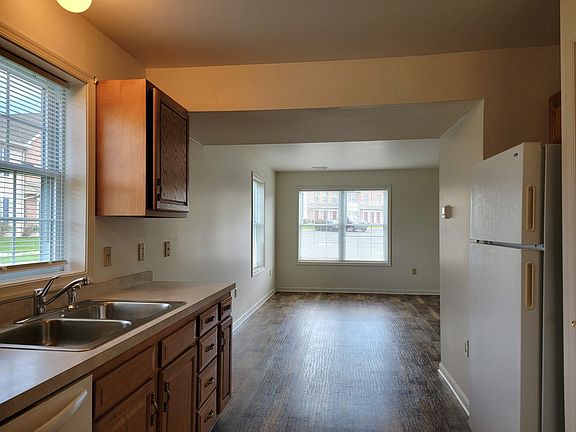 5th image of 183 Tom Ave APT H