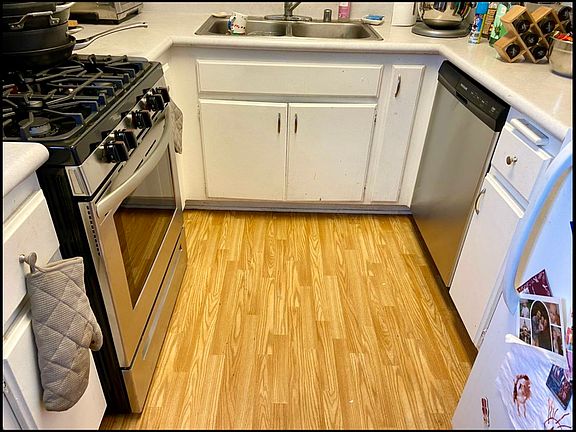 5th image of 535 W 4th St