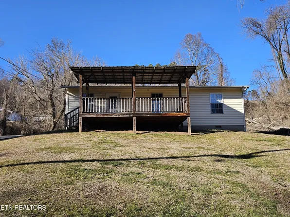 348 Washington Dr, Harriman, TN 37748