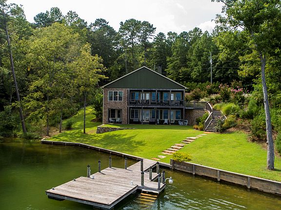 3rd image of 62 Woodland Dr